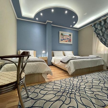 Vila A Hotel Корча Екстериор снимка