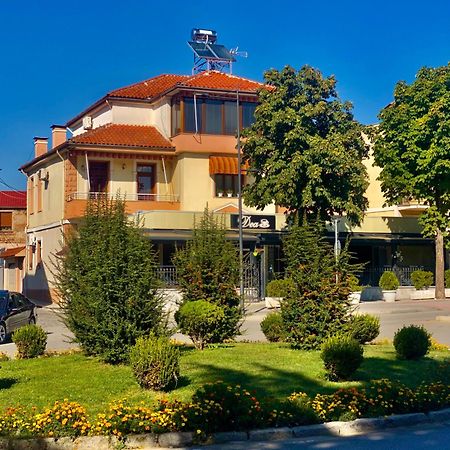 Vila A Hotel Корча Екстериор снимка