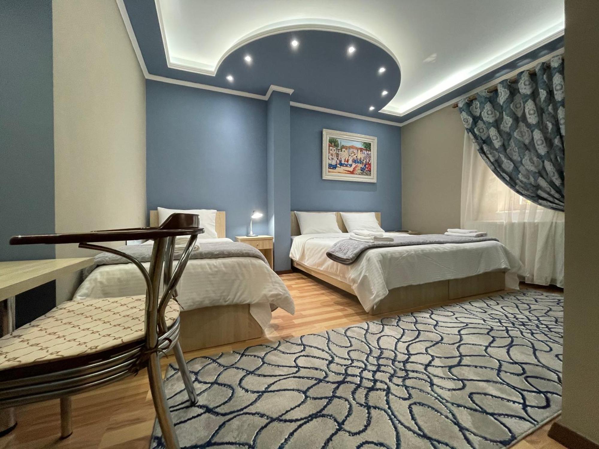 Vila A Hotel Корча Екстериор снимка