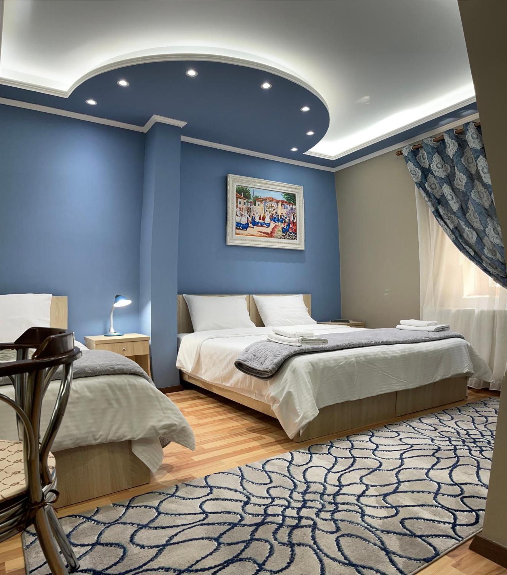 Vila A Hotel Корча Екстериор снимка